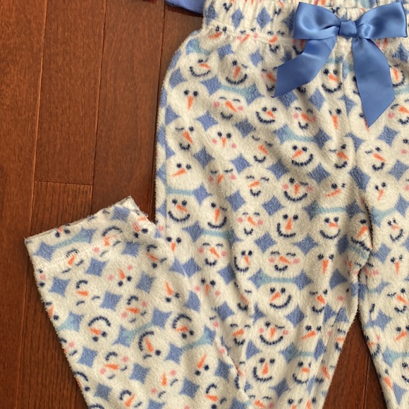 Sleep On It Snowmen “HoliYay!” Pajama Set - Picture 6 of 9